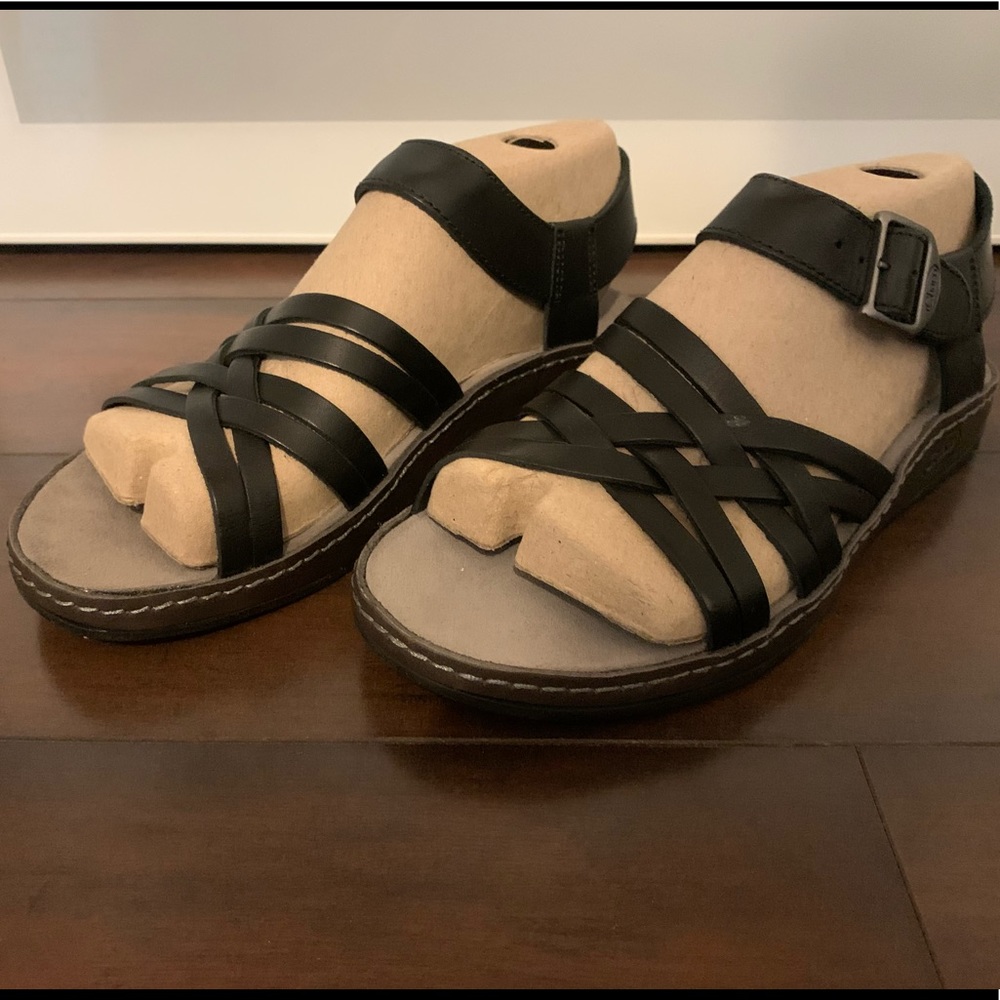 New with Box Chaco Fallon Sandals